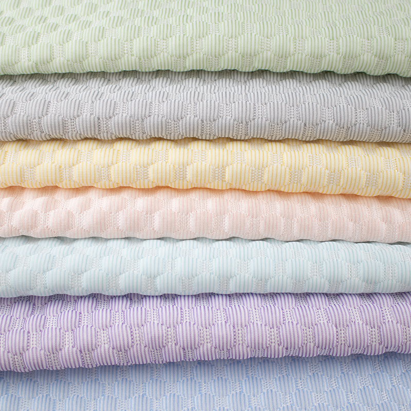 Stoff for kjølematte i polyester